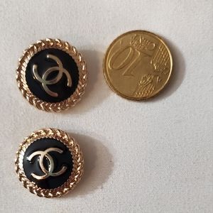 CHANEL BUTTONS